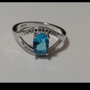 I am selling a beautiful blue sterling silver ring